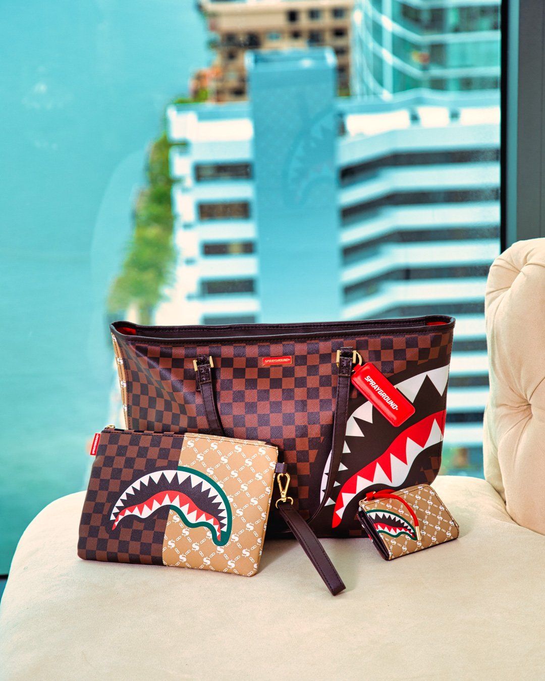 PARIS VS FLORENCE CROSSOVER CLUTCH