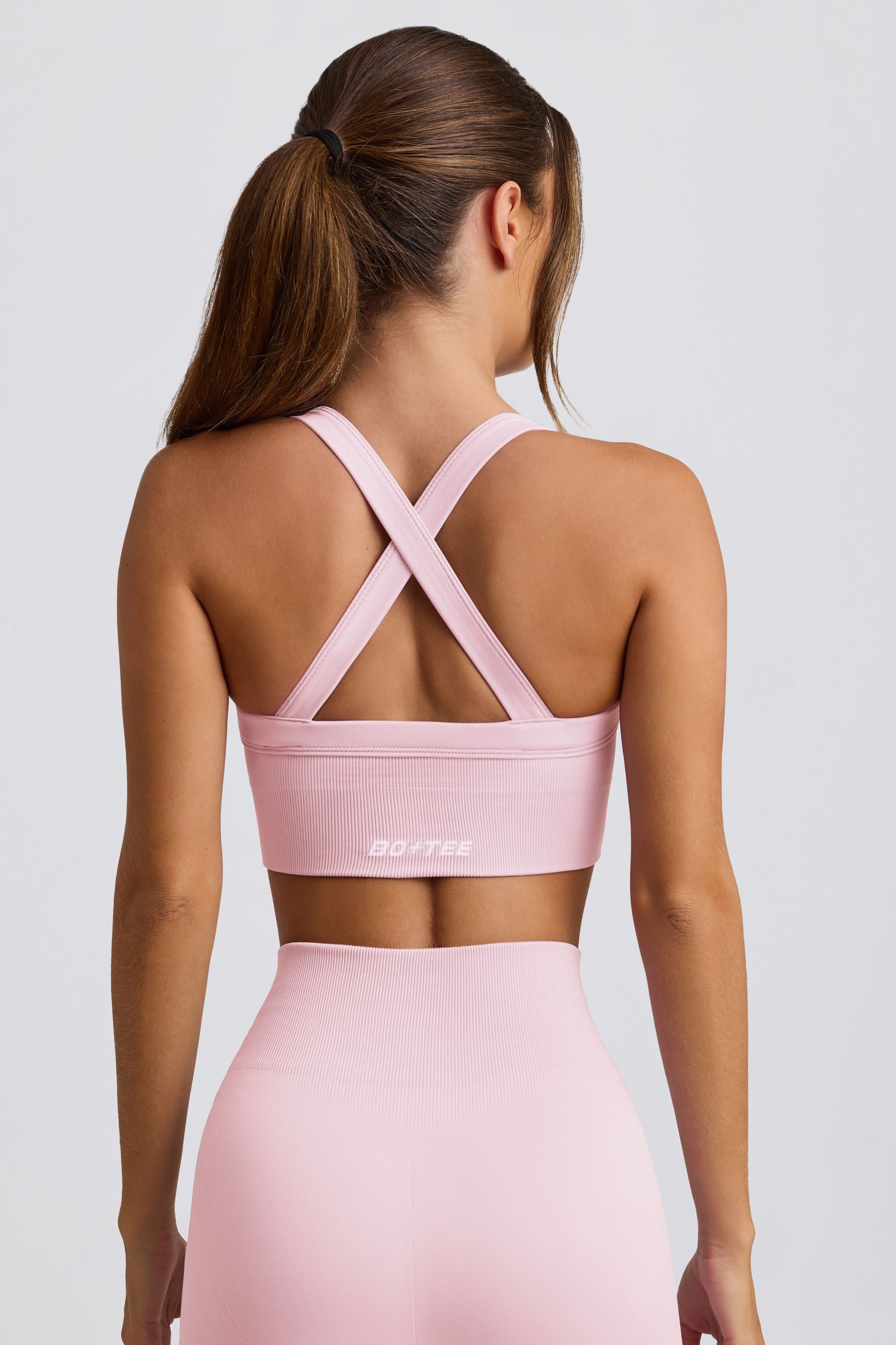 Super Sculpt Seamless Crossback Sports Bra in Soft Pink