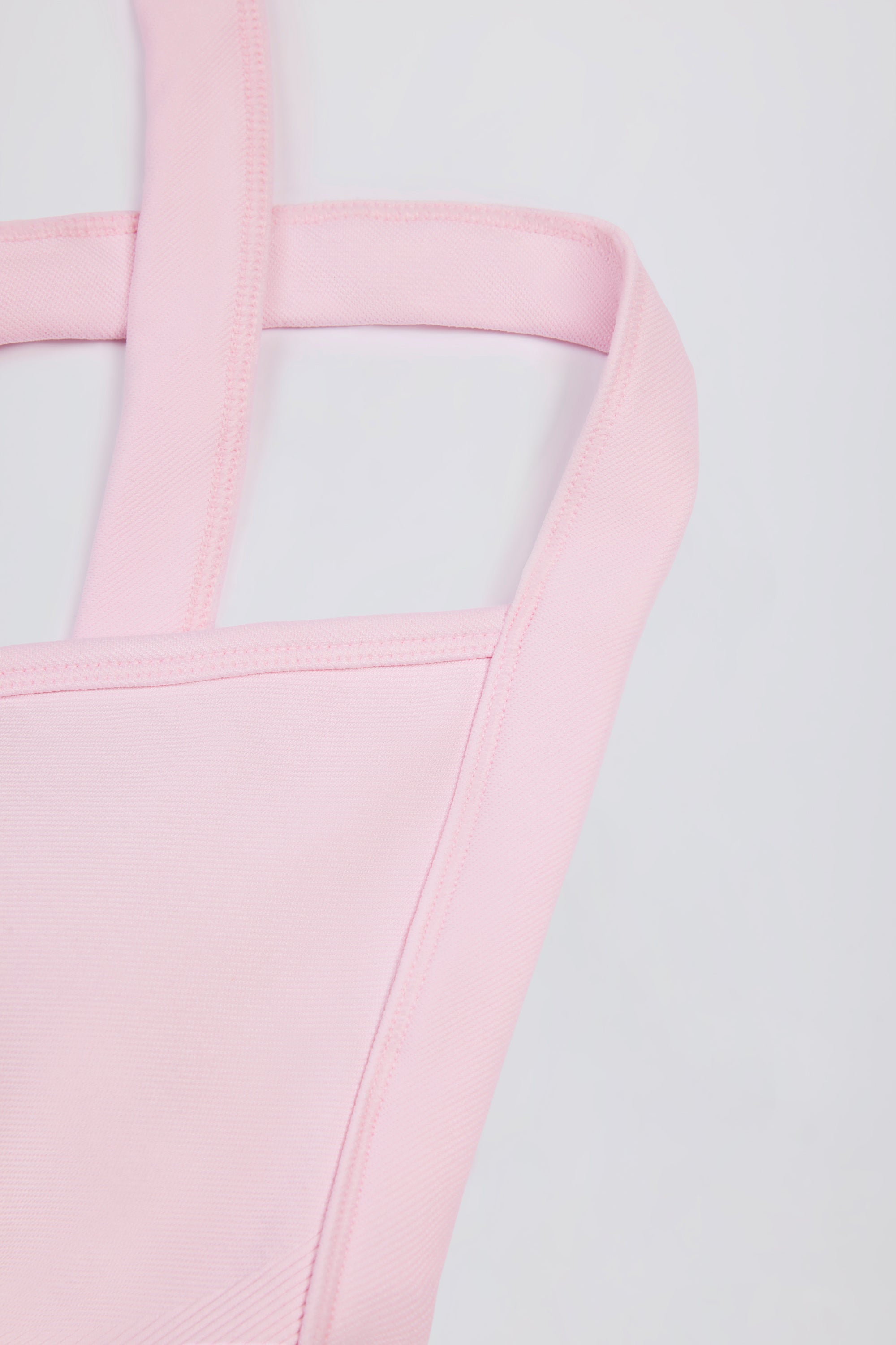 Super Sculpt Seamless Crossback Sports Bra in Soft Pink