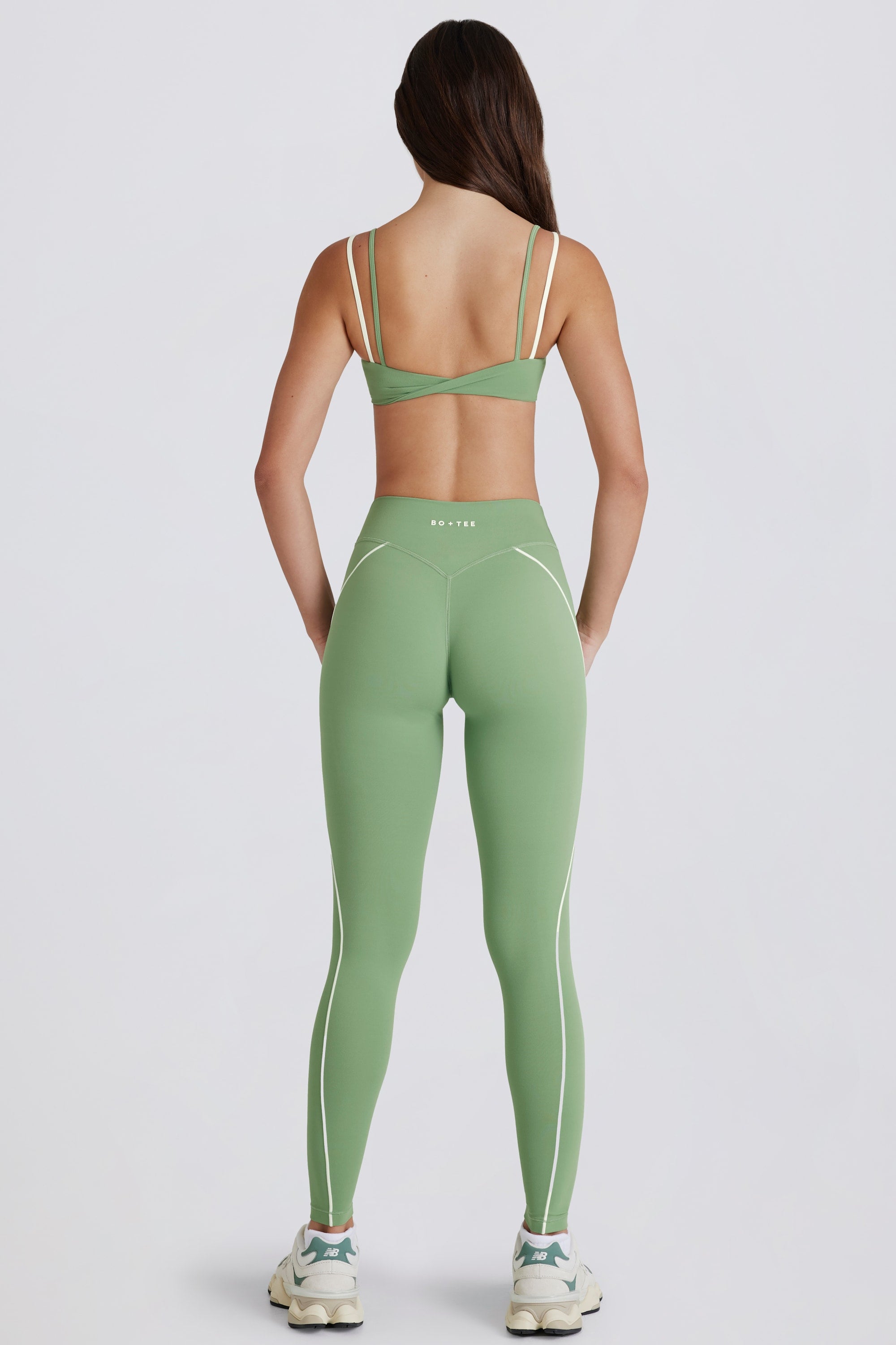 Soft Active Twist-Front Leggings in Jade