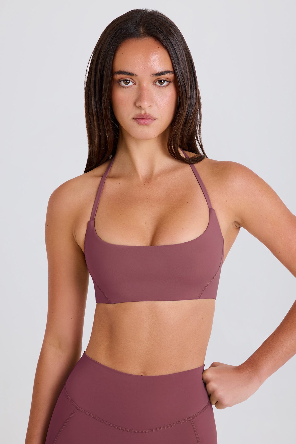Scoop-Neck Halterneck Sports Bra in Acai